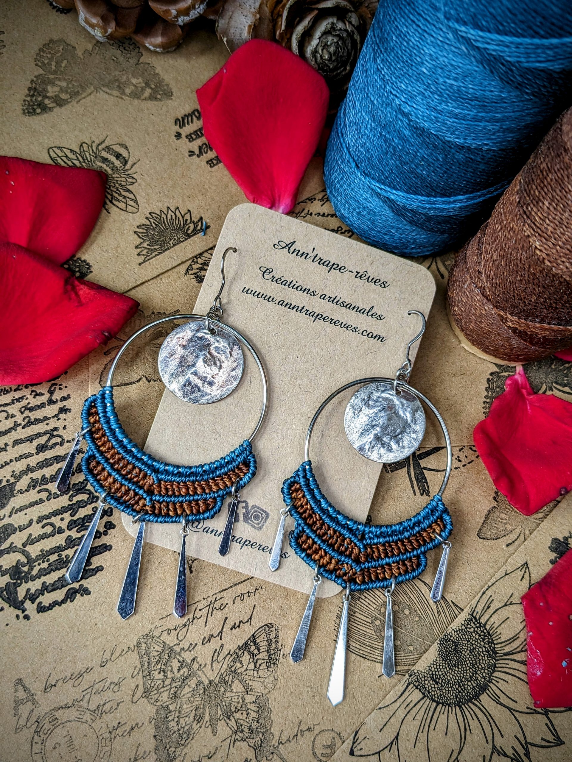 Bijoux bohèmes artisanaux en macramé faits main en France, boucles d'oreilles créoles anneaux bohèmes, ethniques